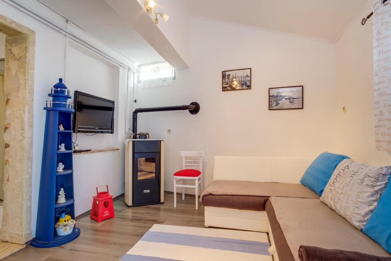 Apartments Kastel Veli Lošinj Exterior foto