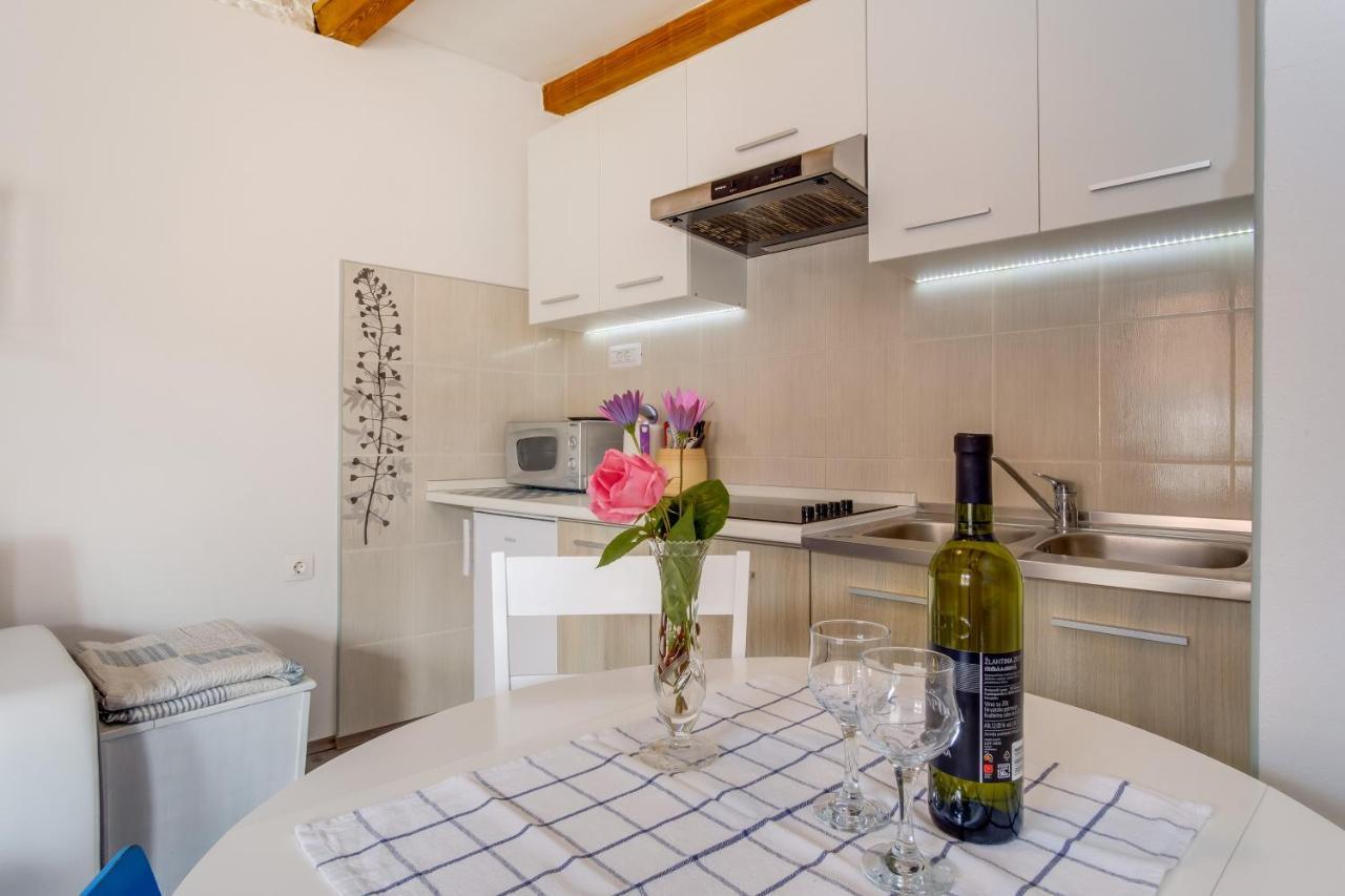 Apartments Kastel Veli Lošinj Exterior foto